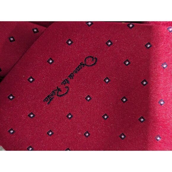 Oscar de la Renta Men's 100% Silk Red With Blue & White Diamond Neck Tie - Picture 3 of 5